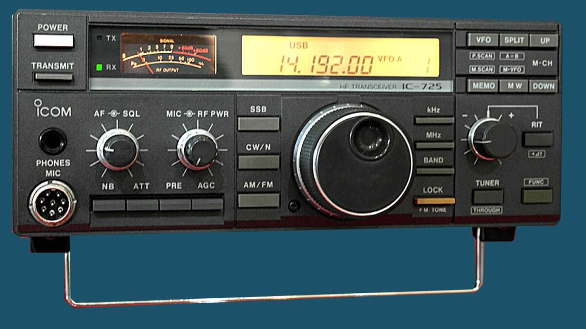 ICOM IC-725